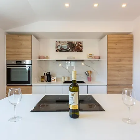 Apartment The Place Trogir